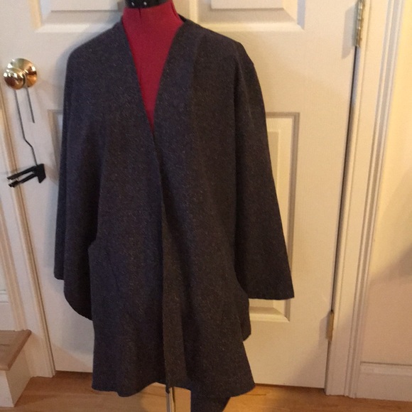 NWT vintage Animale open jacket/ cape with matching beret   One size fits most - Picture 3 of 12